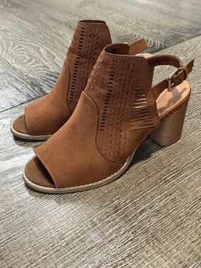 Universal Thread Brown Suede Peep-Toe Cutout Slingback Heels